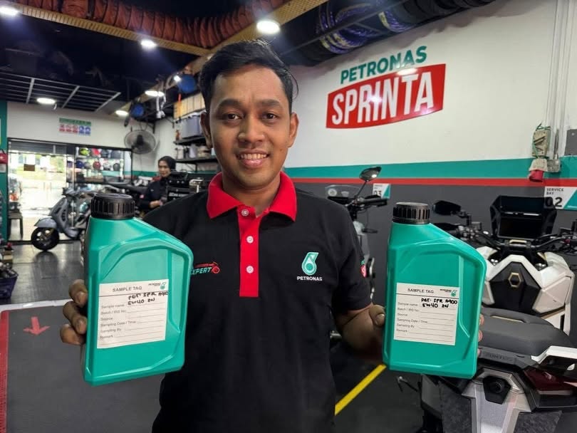 Service Minyak Hitam